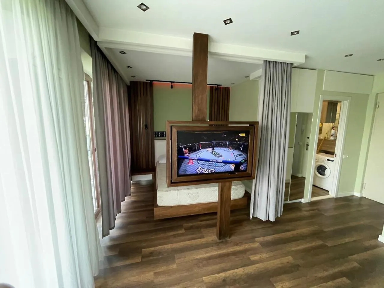 Studio With Kikvidze Park View Tiflis 0*,